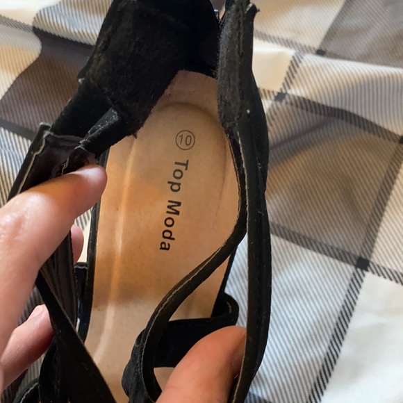 Black wedges size 10 - Picture 3 of 7